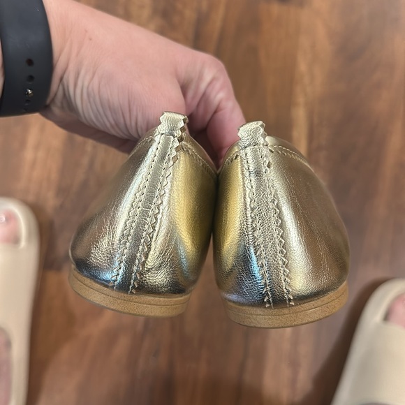 New without box size 42 (11) gold leather ballet flat by Boden - Picture 3 of 4